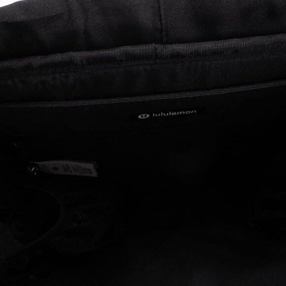 lululemon wunderlust Backpack black with silver hardware - Picture 14 of 16